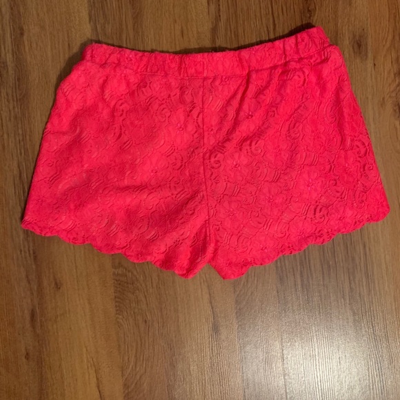Shorts - Picture 2 of 3